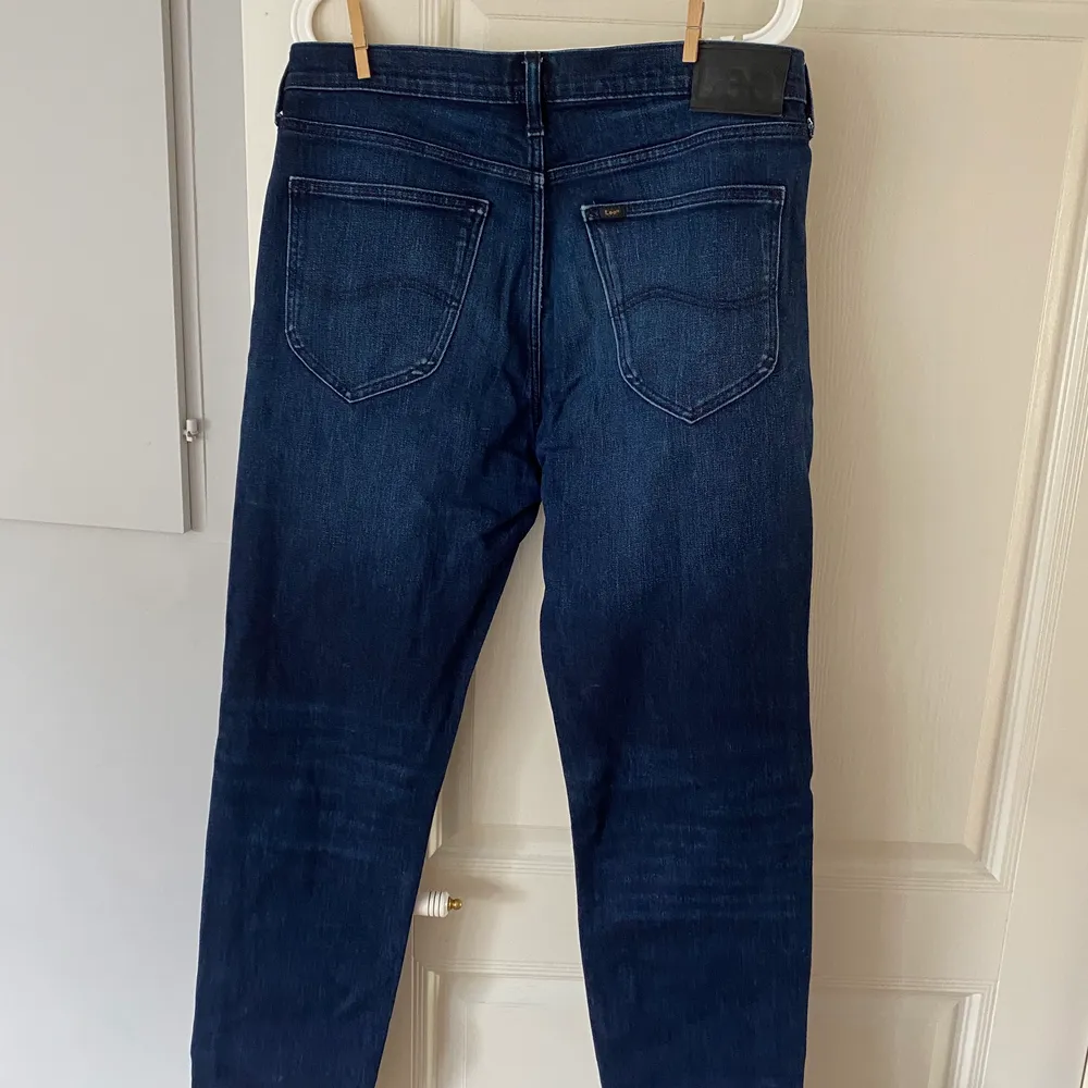 Lee jeans storlek w:34 l:32. Modellen på jeansen heter Austin.. Jeans & Byxor.