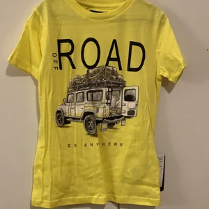 T-shirt - T-shirt m tryck. Helt nytt kollektionsprov 