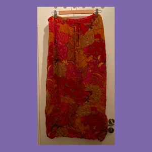 Förgglad kjol - Jättegullig färgglad kjol köpt på myrorna! 