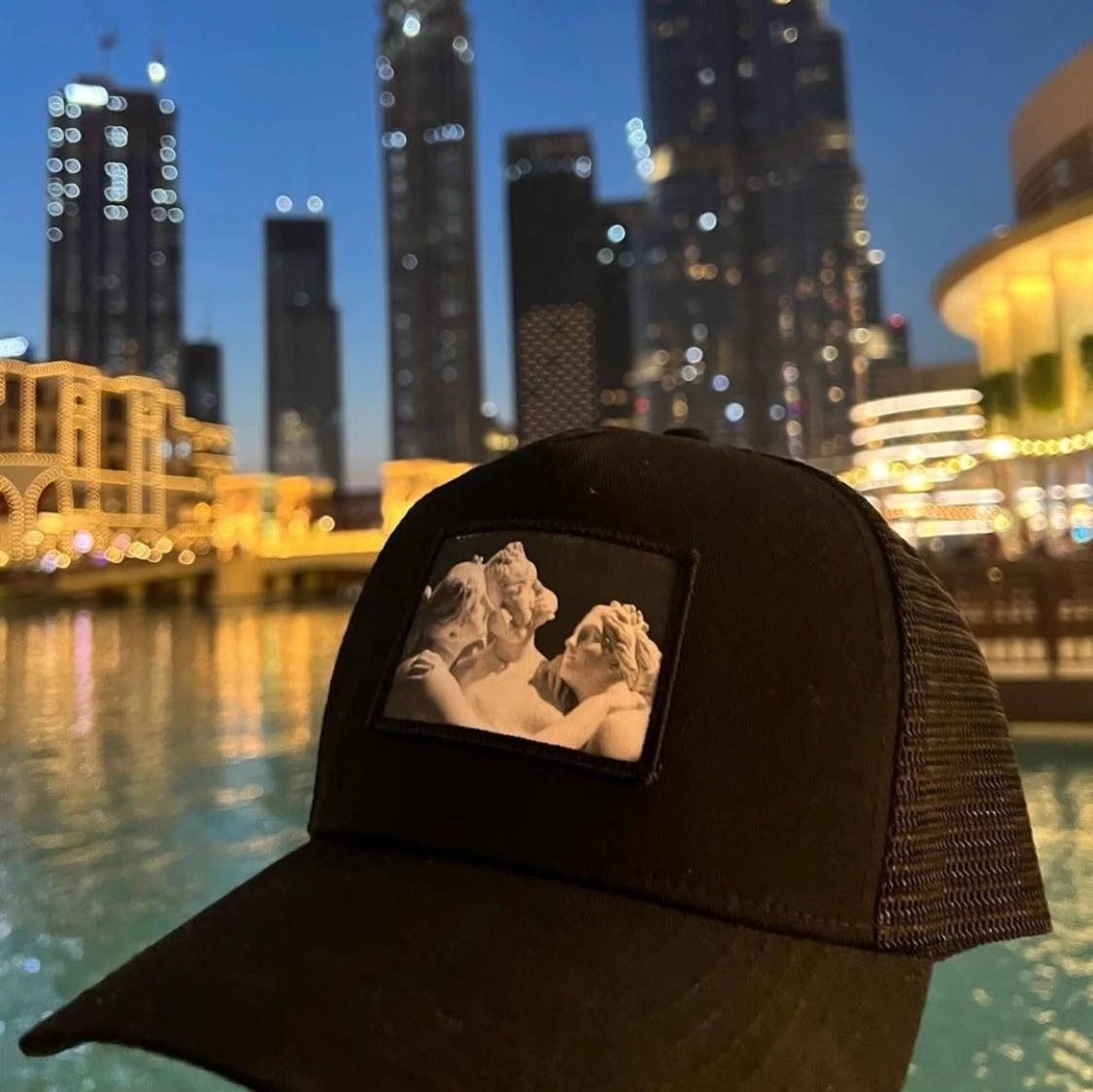 Logic UF tres gratiae