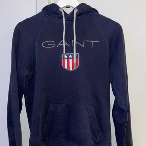 Gant hoodie - Är i gott skick, storlek xs, inköpspris 1099kr