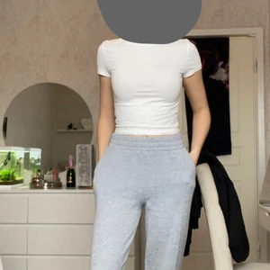 Mjukis - Mjukisbyxor från chiquelle i storlek xs. Super sköna och fina! Jag säljer dem pga att jag har för många🙈men älskar dem! Köpare står för frakt