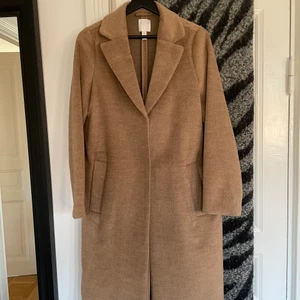 Beige kappa - Kommer från H&M, storlek 36❤️
