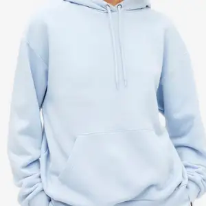 En superfin himmelsblå hoodie från monki. Säljer eftersom den är förstor för mig. Frakt tillkommer!
