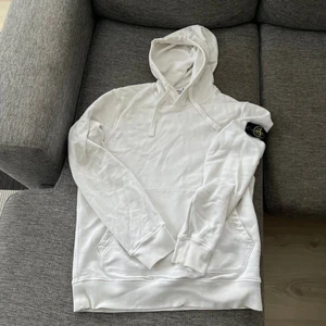 Hoodie  - Den är skön och jag gillar den. Du vill köpa den och du får