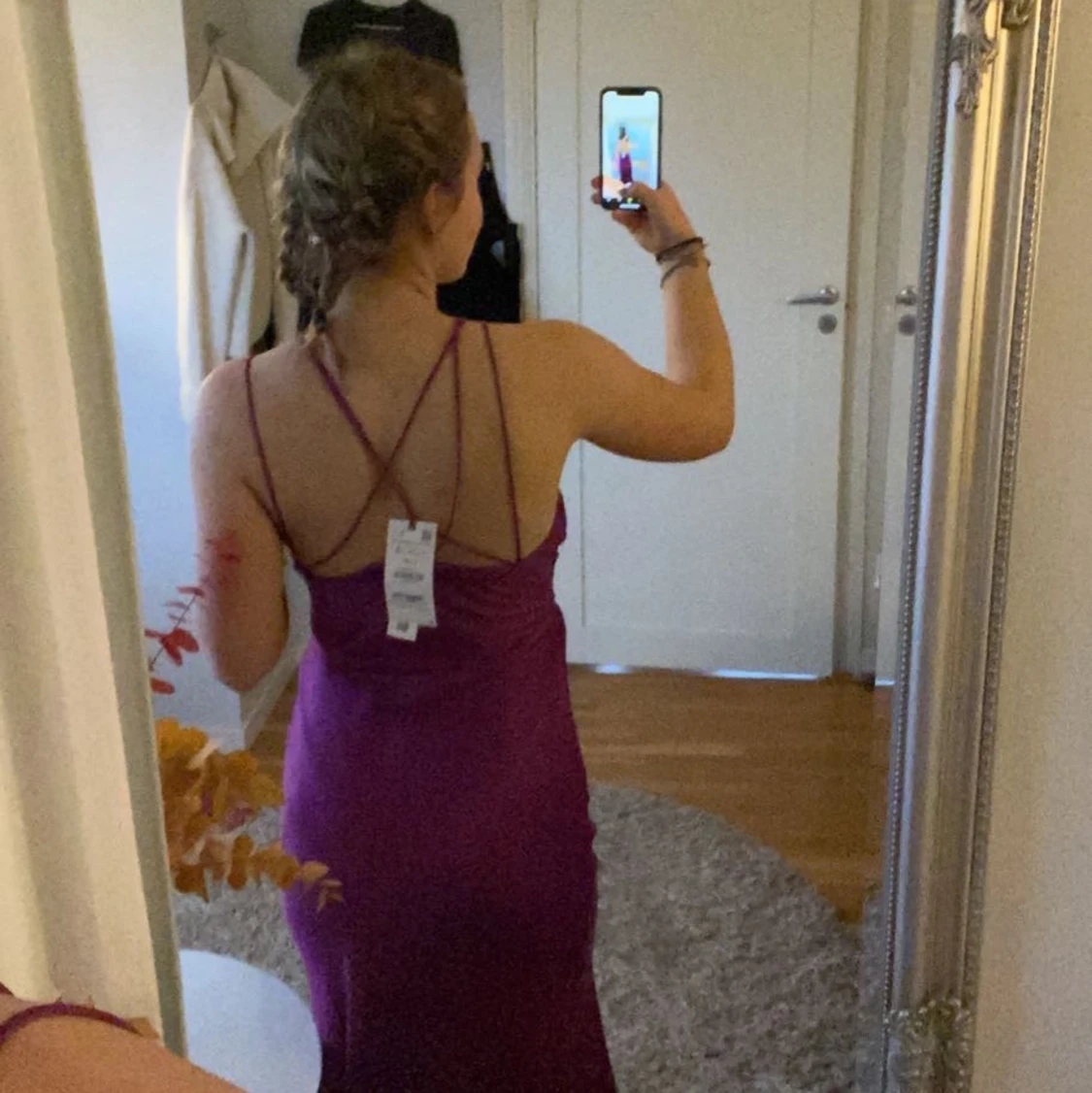 Lila satinklänning - 90