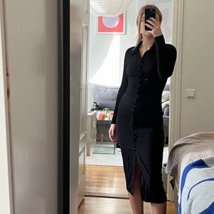 Klänning  - Klänning i viscosblandning storlek xs använt två gånger