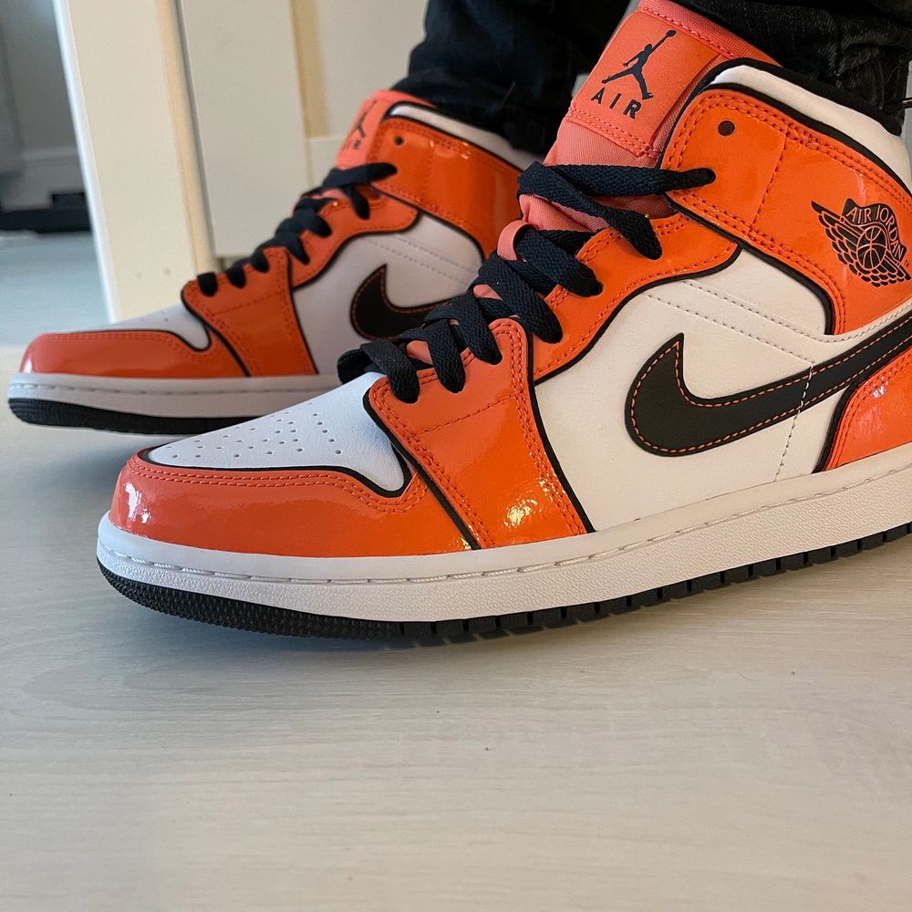 Nike Air Jordan 1 Mid strl 40 | Plick Second Hand