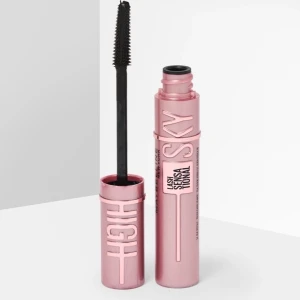Sky high mascara - Säljer denna mascaran, endast testad! Ni behöver ej stå för frakten 💓