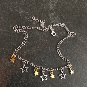 Halsband  - Super coolt halsband. 75kr (frakten är inkluderad i priset) kontakta mig vid intresse eller funderingar💓⭐️⚡️
