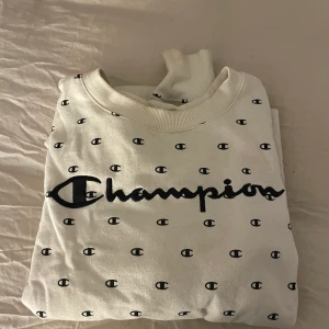 Champion tröja  - Knappt använd tröja från champion.