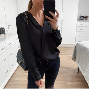 Snart blus  - Säljer denna i storlek 38. 