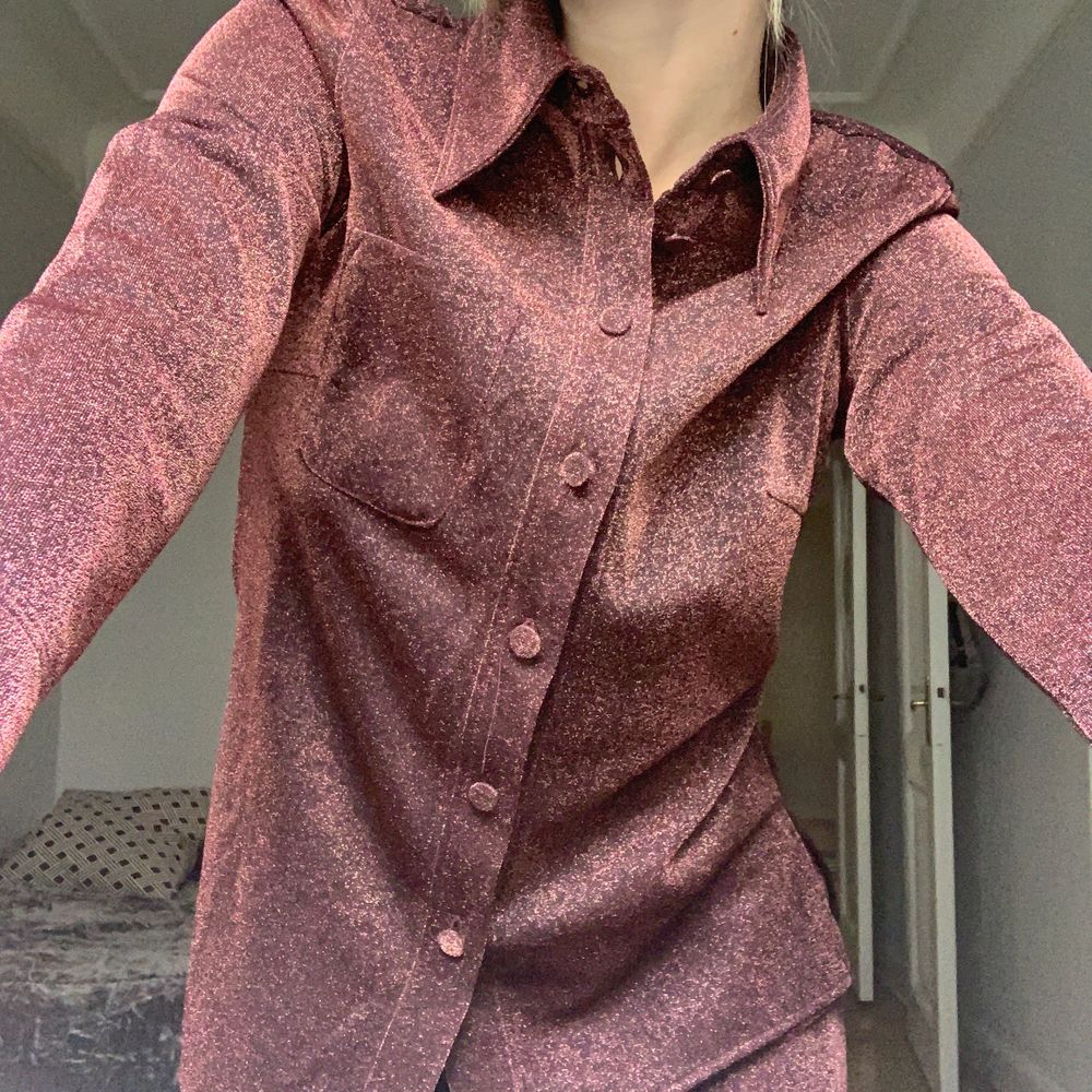 Vinröd skjorta - H&M | Plick Second Hand