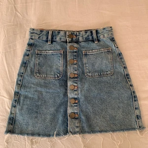 Jeanskjol Zara  - Använd 1 gång 