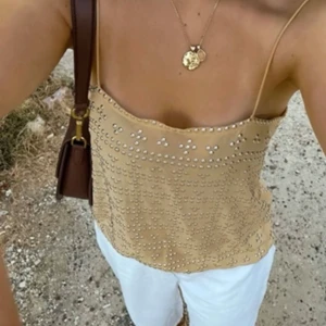 Zara topp - Sååå fin oanvänd topp med knyte i ryggen. Ny utan prislapp 