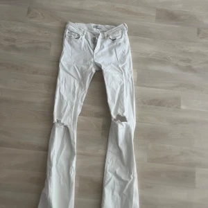 Vita bootcut jeans  - I bra skick 