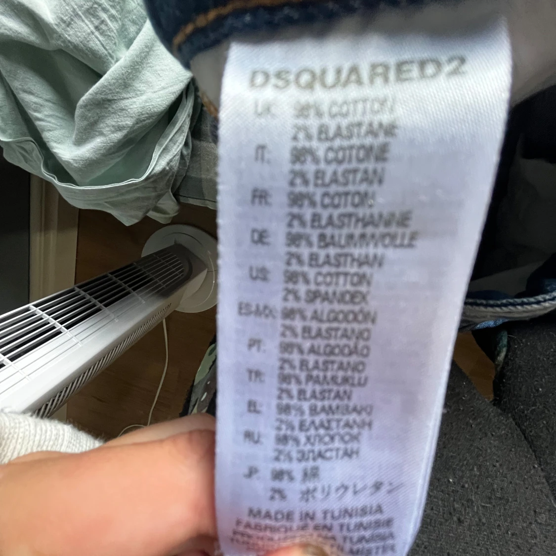 Hej jag säljer ett par blå dsquared, jag säljer dom för att dom inte passar mig längre. - 2