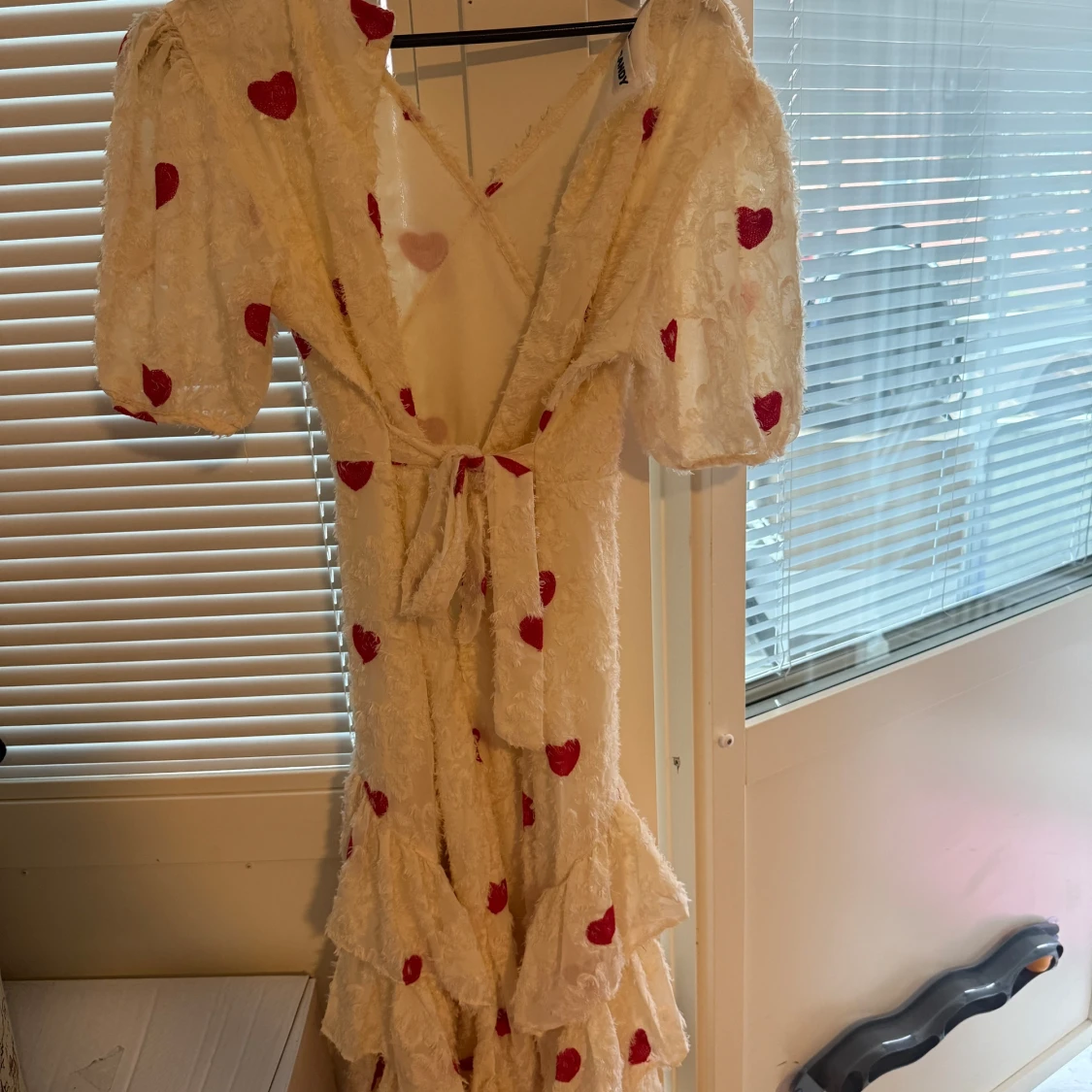 Långklänning med röda hjärtan - 1