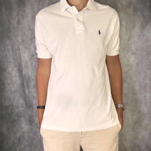Ralph lauren piké - Mycket fint skick | Size M  | fraktar spårbart inom 24 timmar |  för att köpa klicka ” köp nu” | vid frågor skriv ett meddelande |