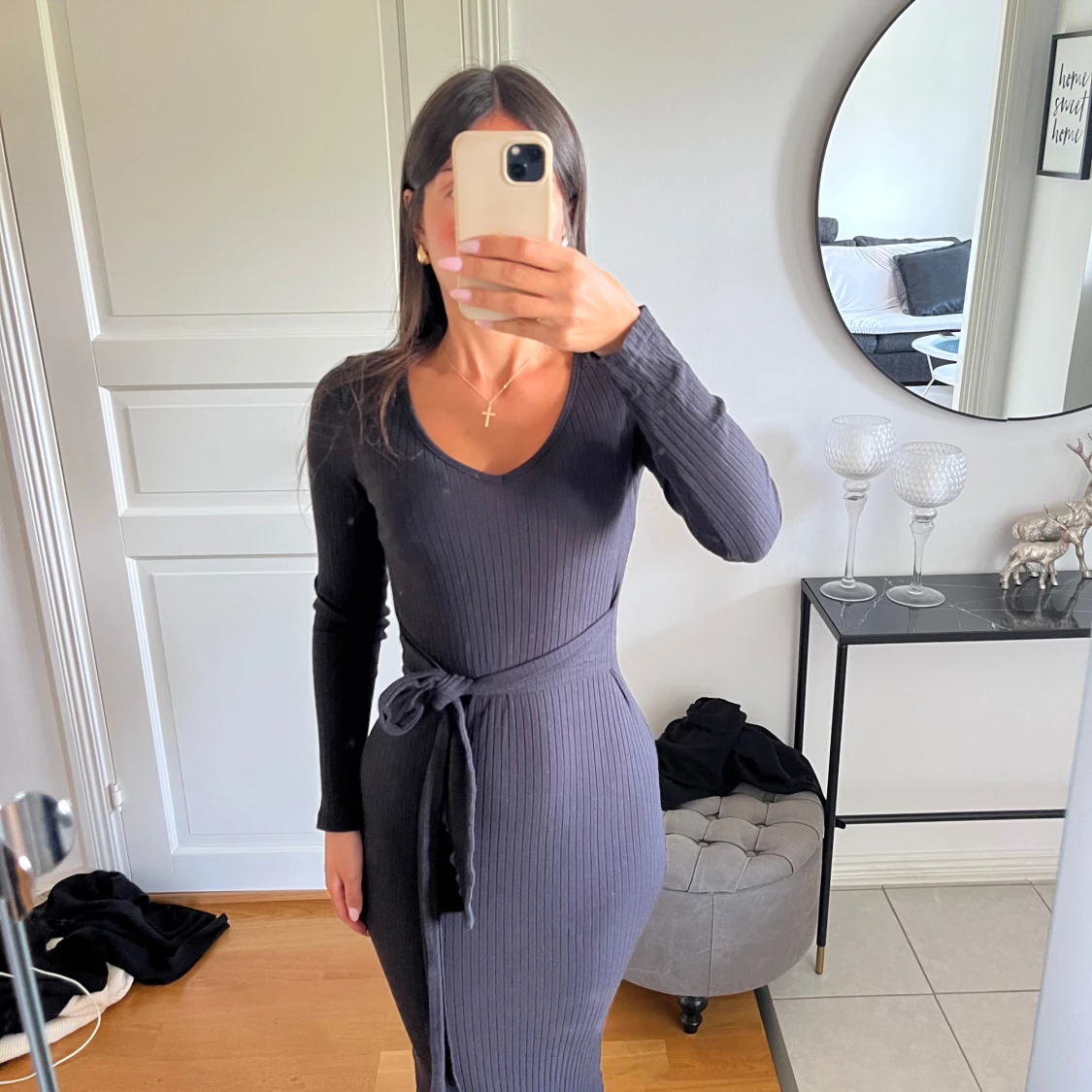 Svart ribbad långklänning med knyt - 1