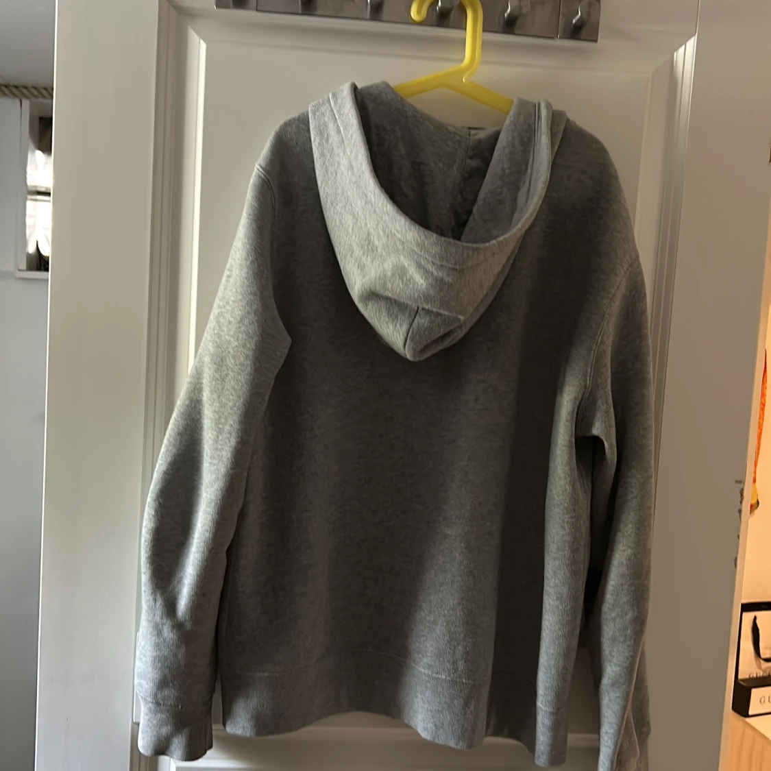 Grå hoodie från Polo Ralph Lauren.storlek är 14 till 16 år  - 2