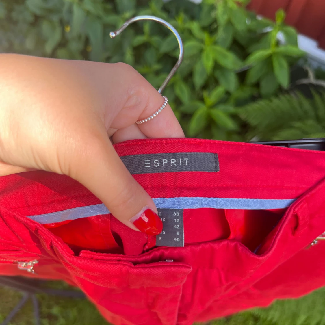 Röda byxor från Esprit  - 2