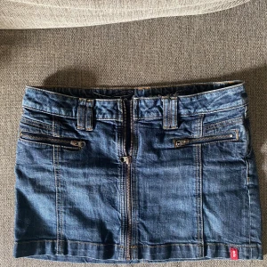 Blå mini kjol - Jättefin