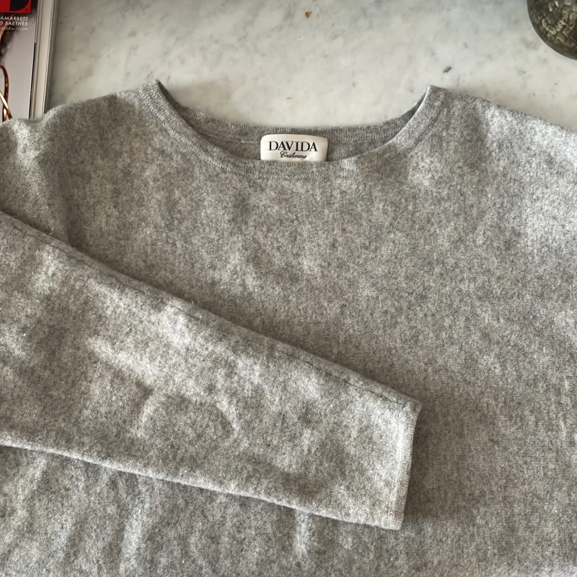 Ljusgrå cashmeretröja från Davida