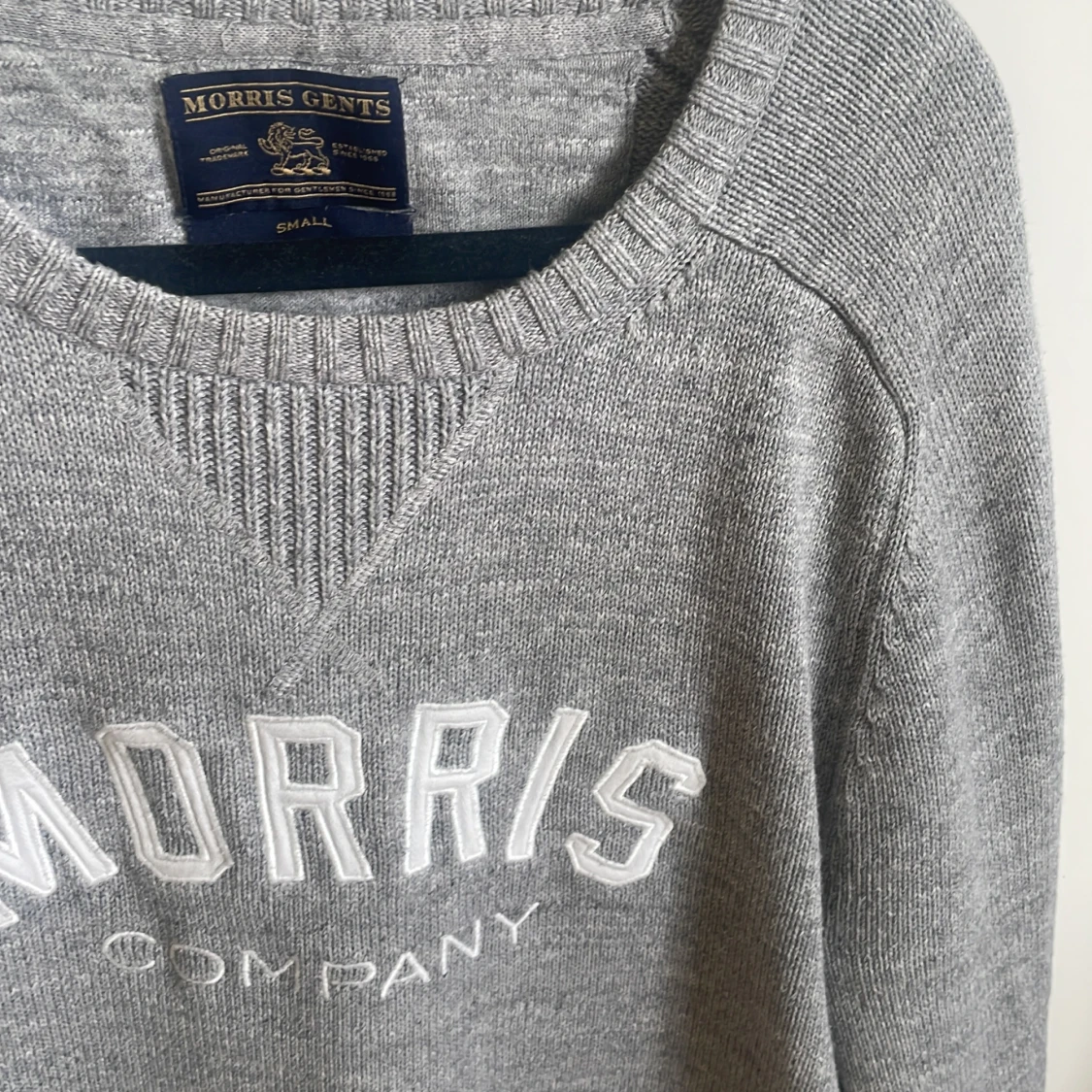 Grå stickad tröja från Morris - 1