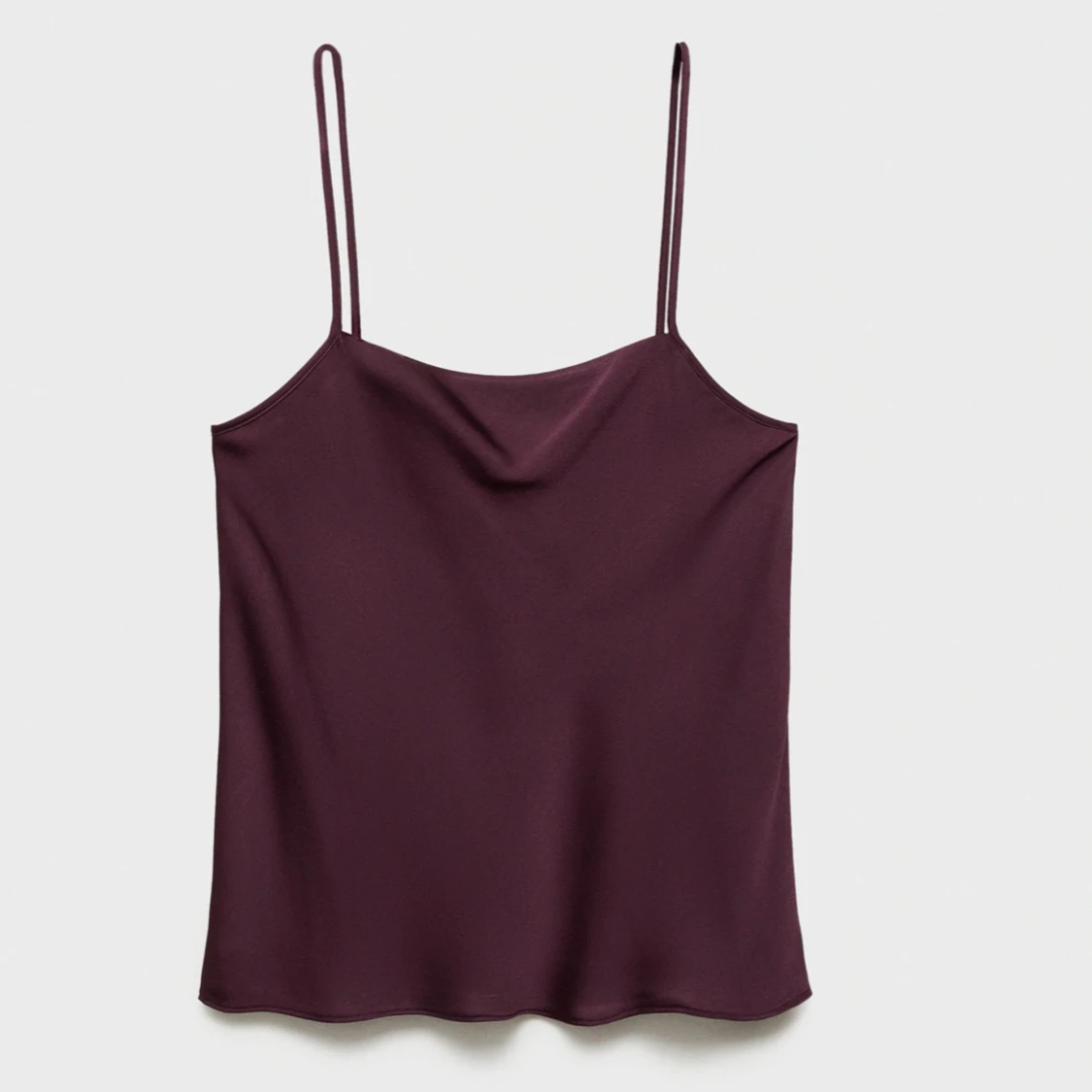 Vinröd satinlinne med tunna axelband