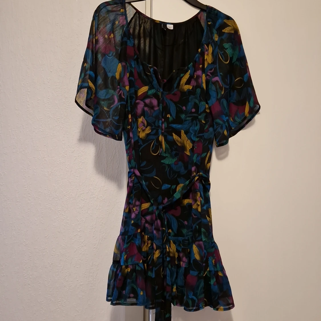 Blommig kortklänning från HM - 4