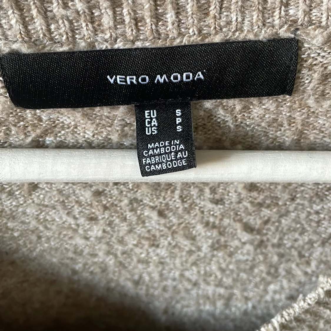 Beige stickad tröja från Vero Moda - 2
