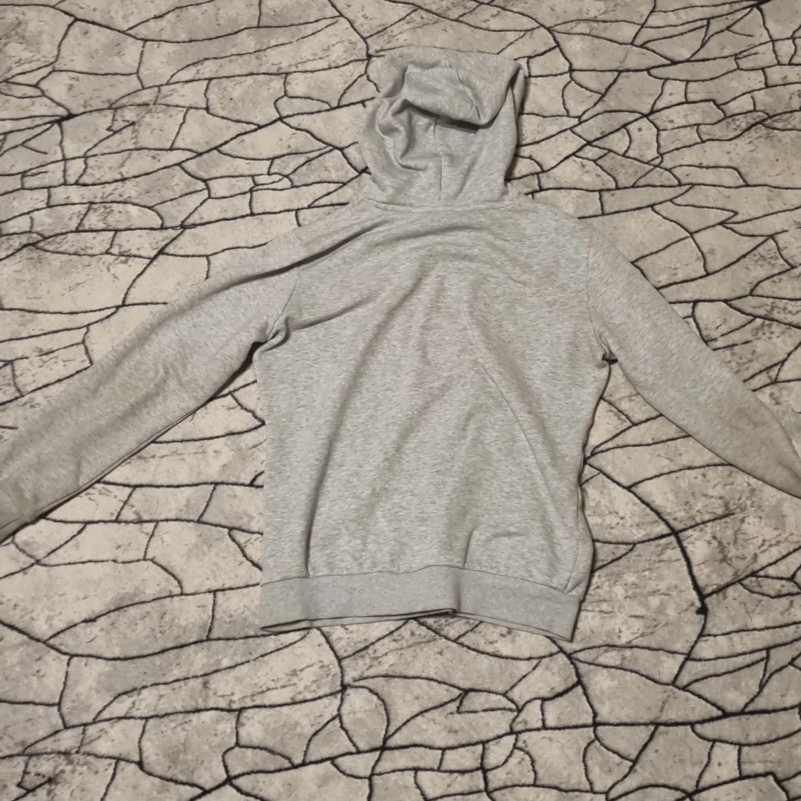 Grå hoodie från Puma - 1
