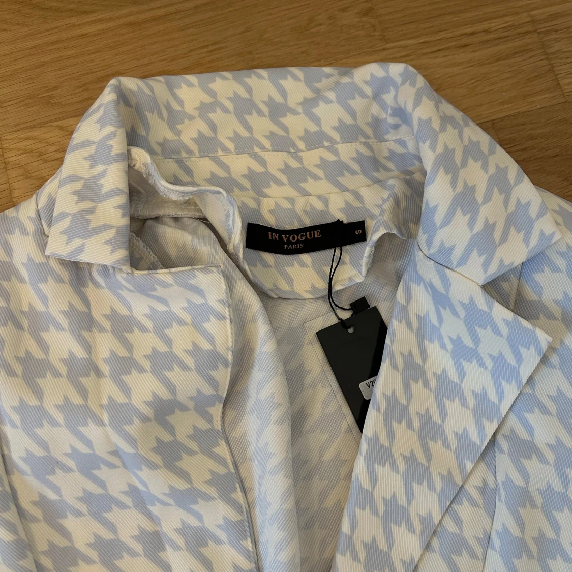 Ljusblå och vit rutig kavaj från In Vogue - 2