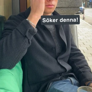 Söker denna overshirt  - Söker denna overshirt. I s/m