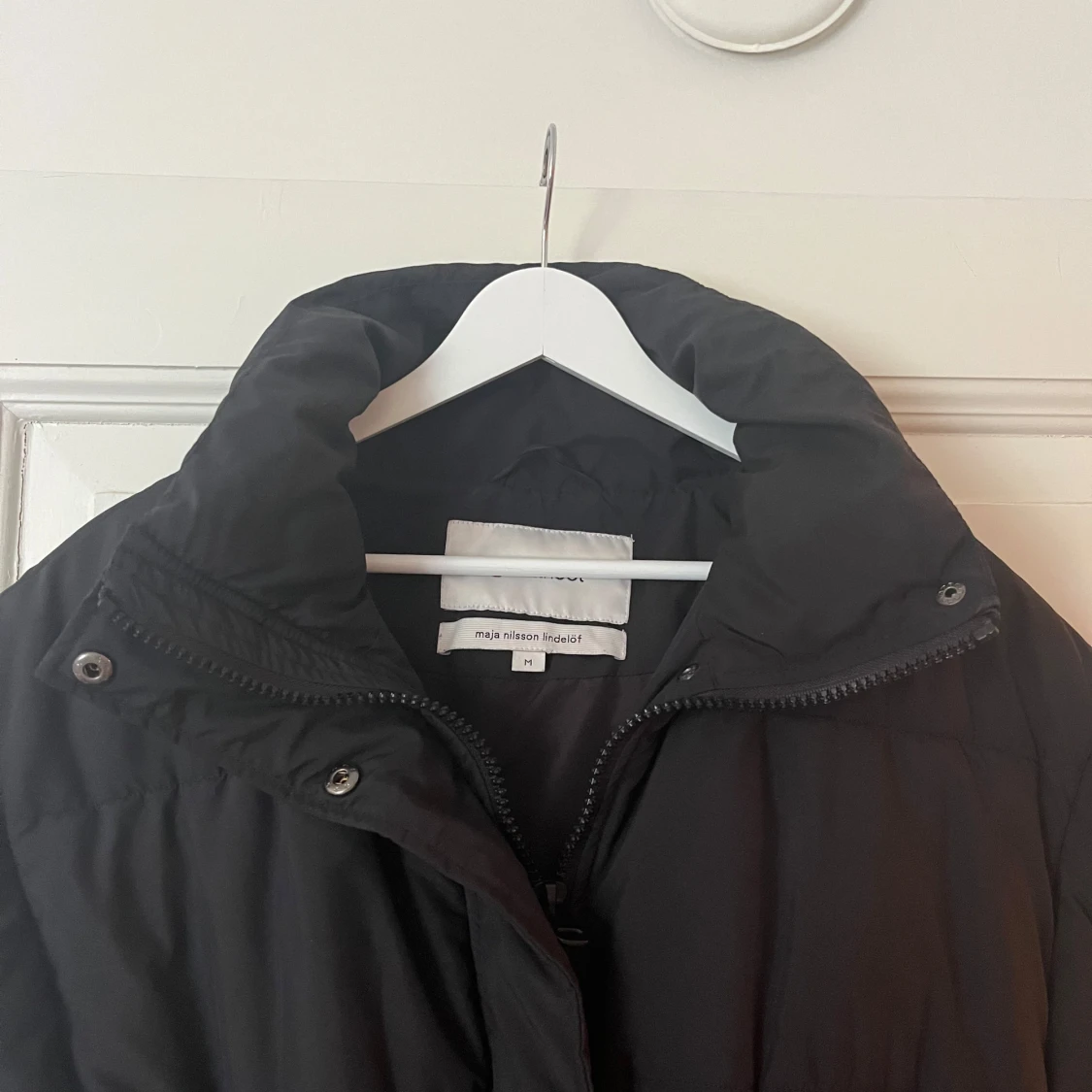 Svart dunväst GinaTricot - 1