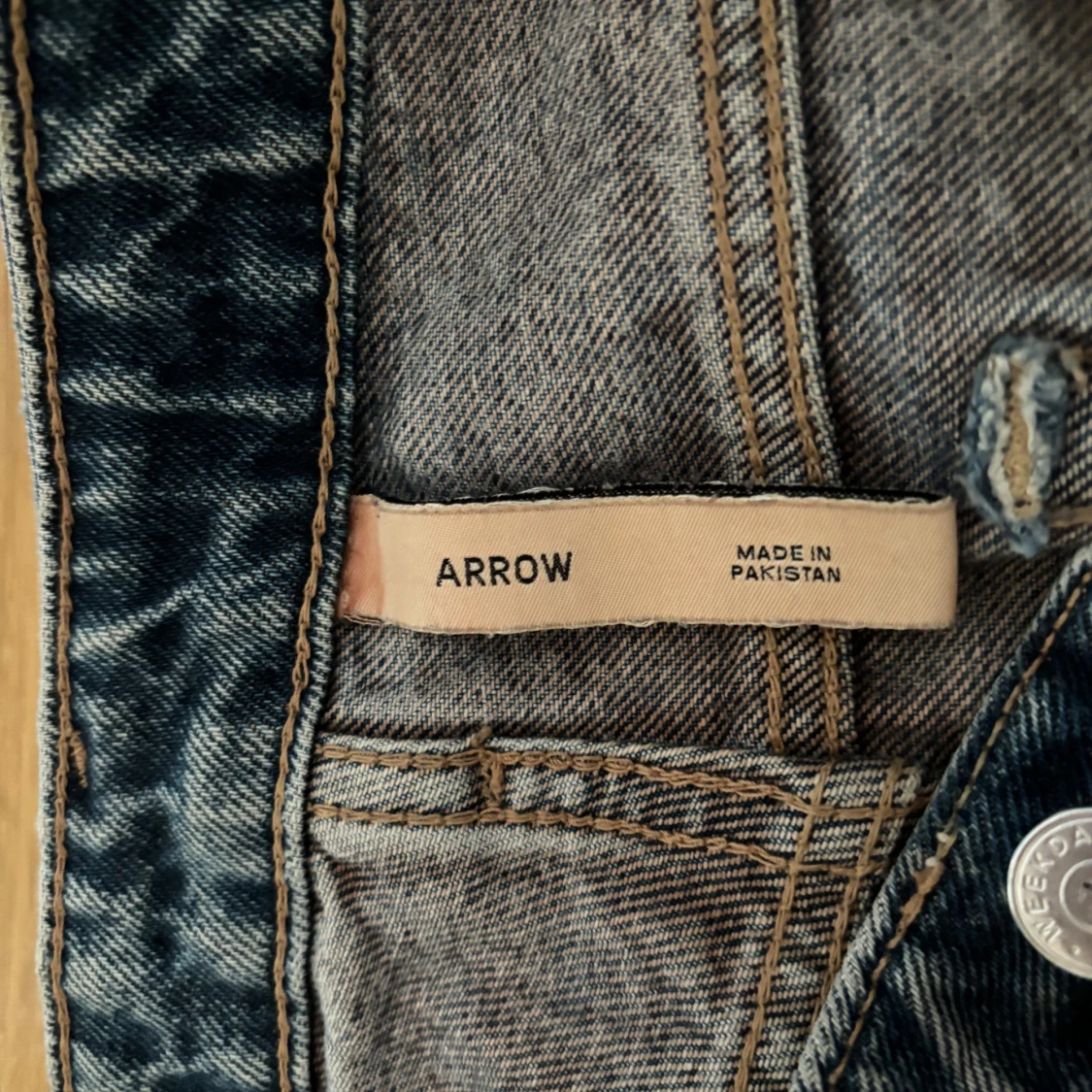 Blå Arrow jeans från Weekday - 1