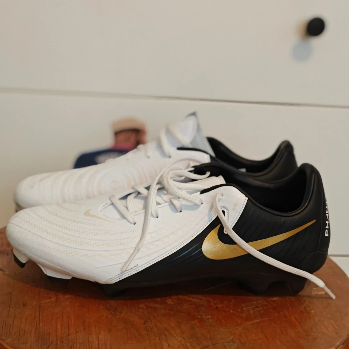 Nike Phantom GX fotbollsskor vit/svart/guld - 2