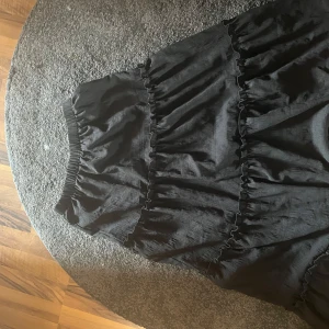 Lång voljongkjol - Jätte fin somrig kjol från shein, i jätte bra skick, i stolek L