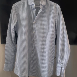 Massimo Dutti - Säljer min killes Massimo Dutti skjorta, storlek S