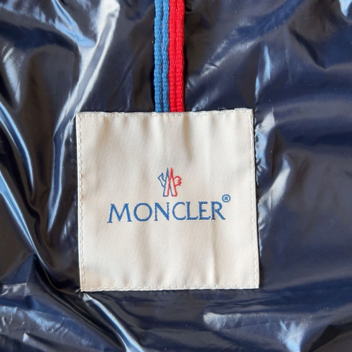 Mörkblå dunväst från Moncler - 3