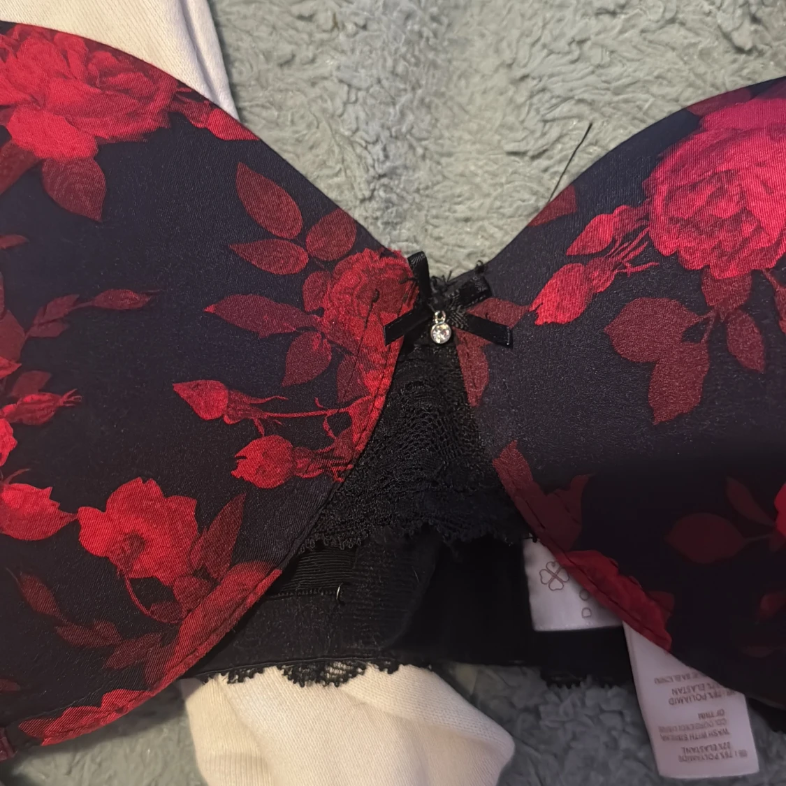 Svart och röd blommig BH från Dorina - 3