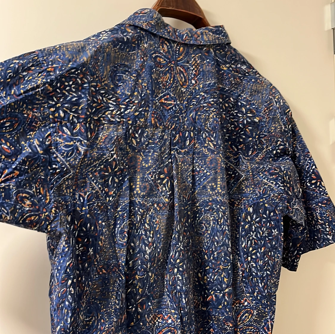 Blå mönstrad skjorta från Colours by Alexander Julian - 2