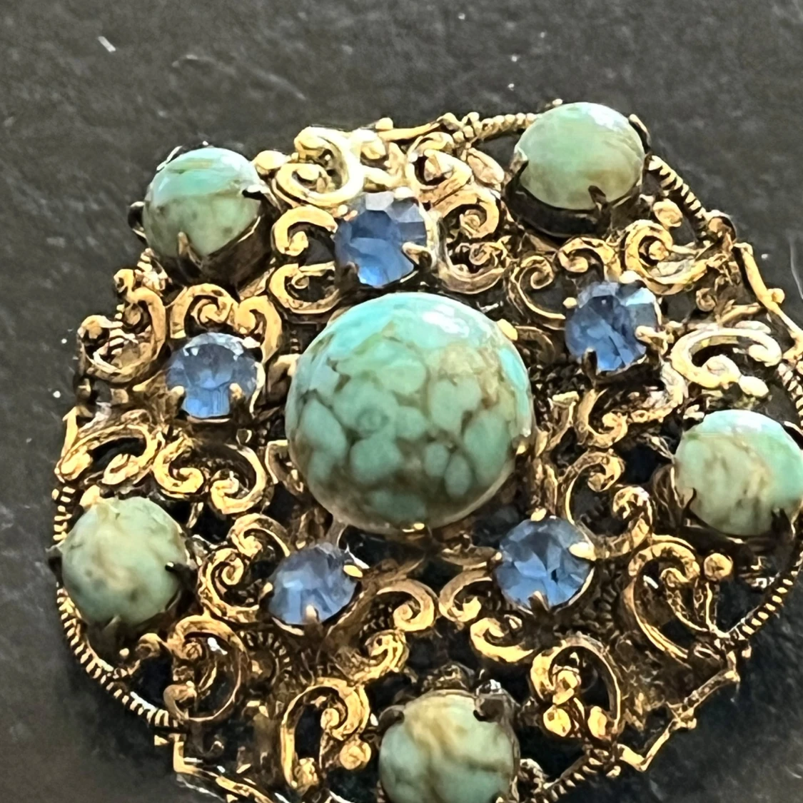 Vintage brosch med turkosa och blå stenar - 4