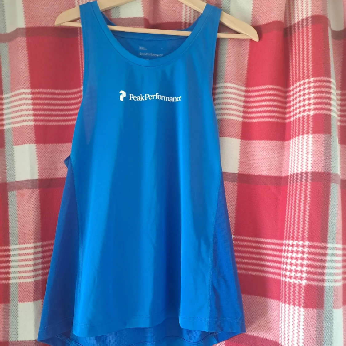 Blå träningstopp från Peak Performance