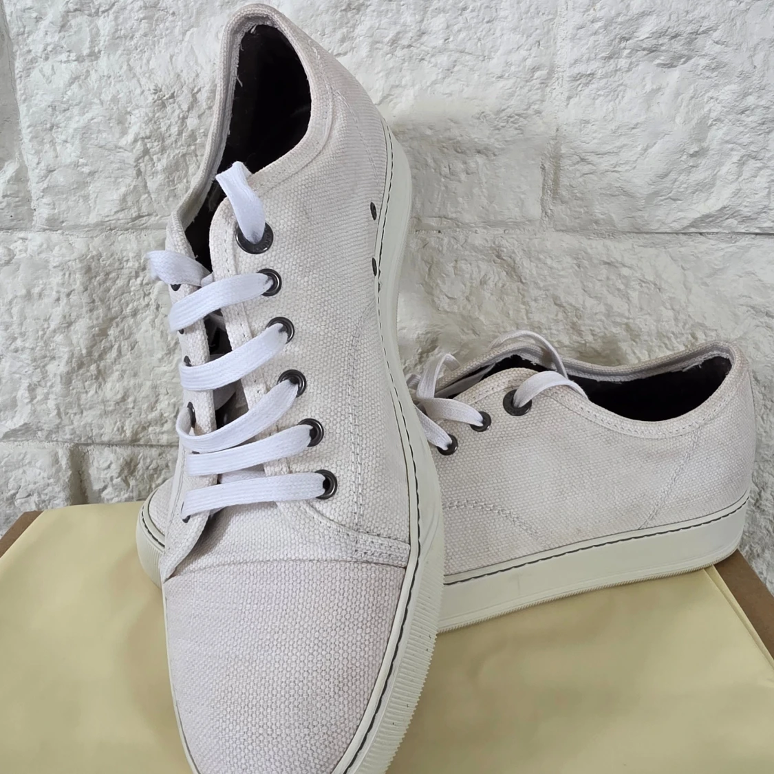 Vita sneakers från Lanvin - 2