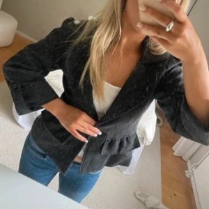 Trekvartsärmad kappa - Så fin jacka!!
