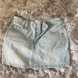 Ljusblå jeanskjol från Stradivarius - Så fin jeans kjol🩷🩷🥰😇