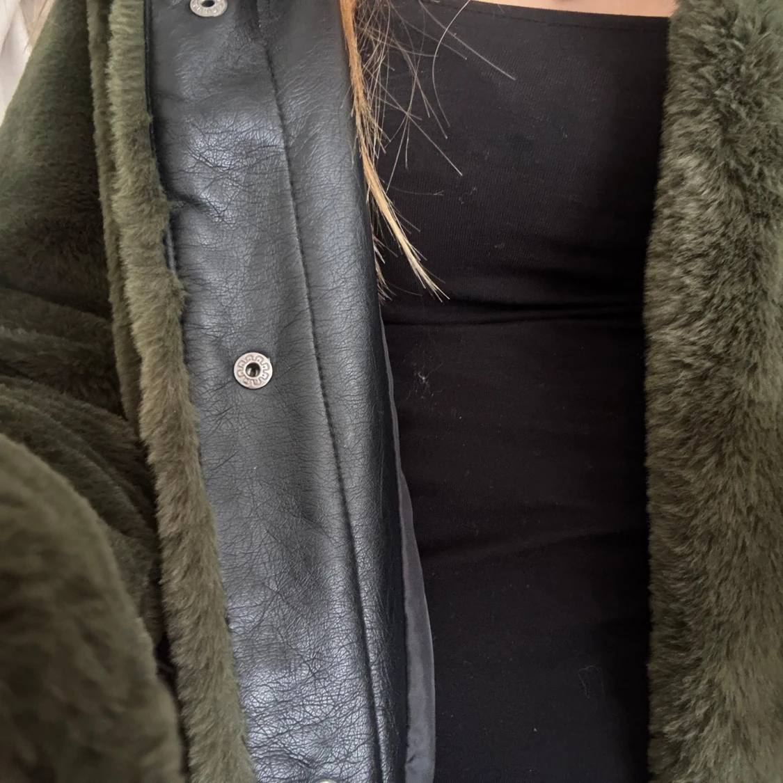 Olivgrön pälsjacka - 3