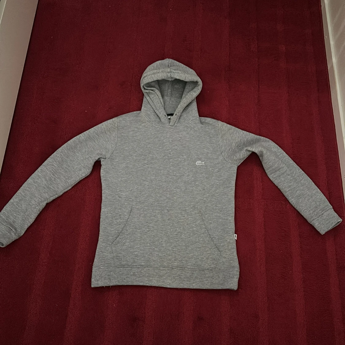 Grå hoodie från Lacoste